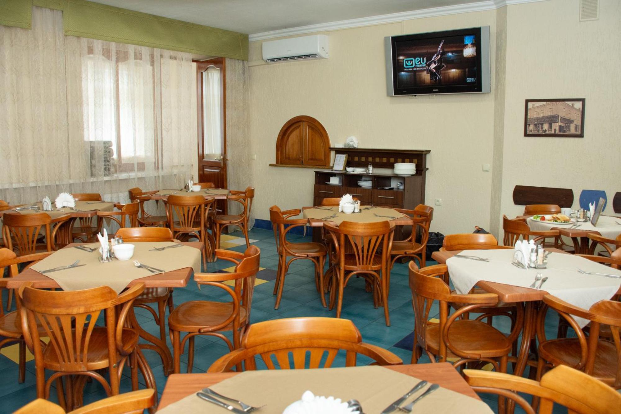 Kremin Hotel Kremenchuk Exterior photo