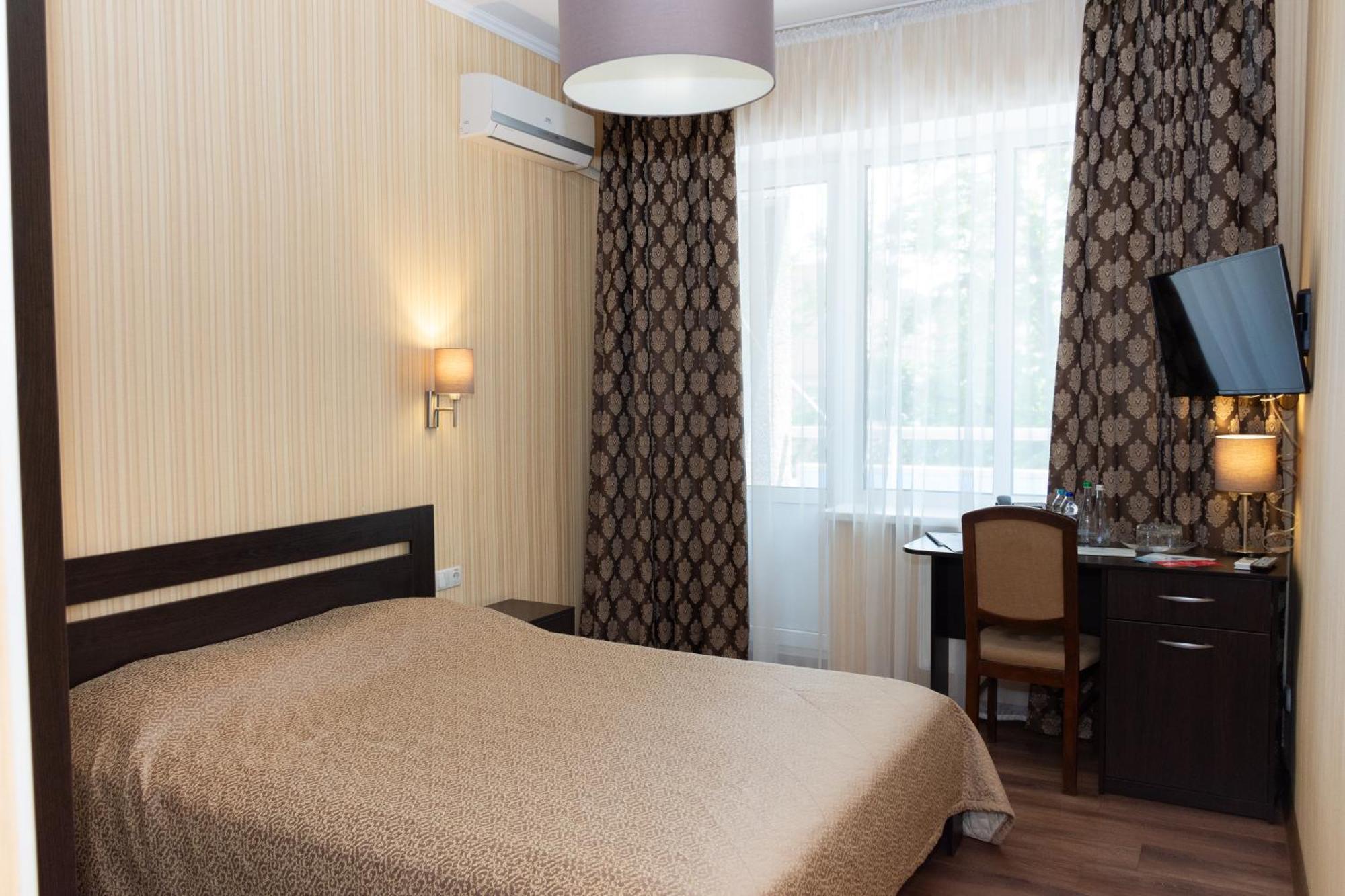 Kremin Hotel Kremenchuk Exterior photo